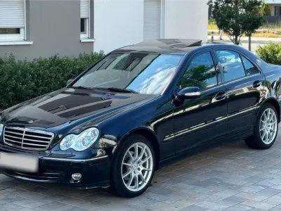 Gebraucht Mercedes C200 Sport Edition 122 PS (89 kW) 2004 Schwarz Limousine