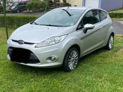 Gebraucht Ford Fiesta 95 PS (69 kW) 2011 Silber Limousine