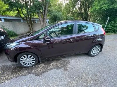Gebraucht Ford Fiesta Trend 95 PS (69 kW) 2011 Violett Limousine