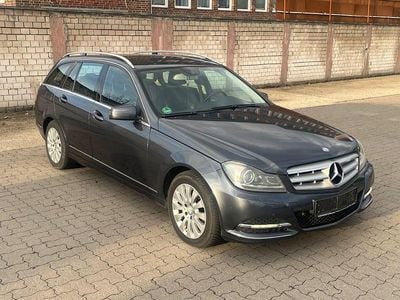 Gebraucht Mercedes C220 Avantgarde 170 PS (125 kW) 2012 Violet Kombi