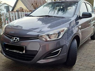 Grau Gebraucht 2014 Hyundai i20 Classic Limousine | 4.750 € (Guter Preis)