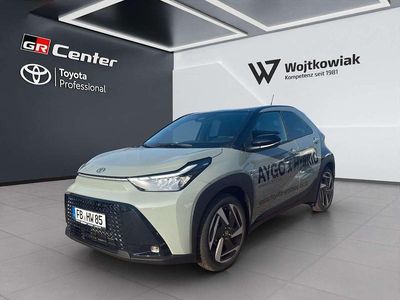 Neu Toyota Aygo X 116 PS (85 kW) 2025 Grün SUV
