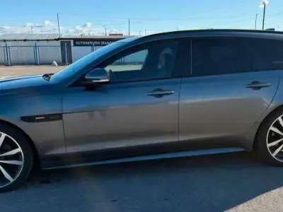 Gebraucht Jaguar XF Sportbrake R-Sport 179 PS (131 kW) 2018 Grau Kombi