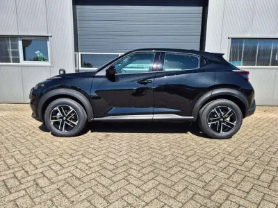 Neu Nissan Juke N-Connecta 114 PS (83 kW) 2026 Pearl black SUV