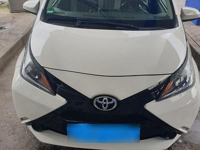 Usata Toyota Aygo 69 CV (50 kW) 2018 Bianco Utilitaria