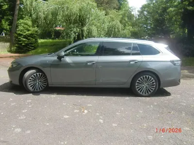 Gebraucht VW Passat Elegance 204 PS (150 kW) 2025 Grau Kombi