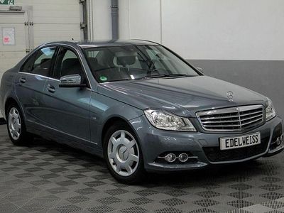 Gebraucht Mercedes C180 Elegance 156 PS (114 kW) 2011 Blau Limousine