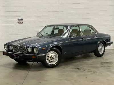 Gebraucht Jaguar XJ12 287 PS (211 kW) 1988 Blau Limousine