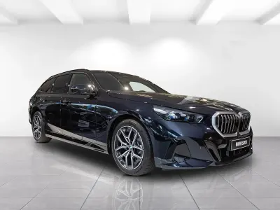 Gebraucht BMW 520 Performance 197 PS (144 kW) 2025 Metallic Kombi