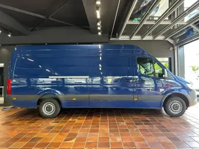 Gebraucht Mercedes Sprinter 170 PS (125 kW) 2024 Blau Van