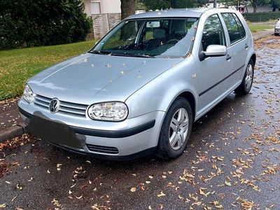 Grau Gebraucht 2002 VW Golf IV Basis Kleinwagen | 1.700 € (Fairer Preis)