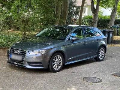 Gebraucht Audi A3 Attraction 110 PS (80 kW) 2014 Grau Limousine