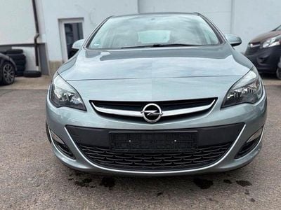 Gebraucht Opel Astra 140 PS (102 kW) 2014 Grau Limousine