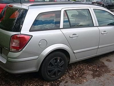 Gebraucht Opel Astra 105 PS (77 kW) 2008 Silber Kombi