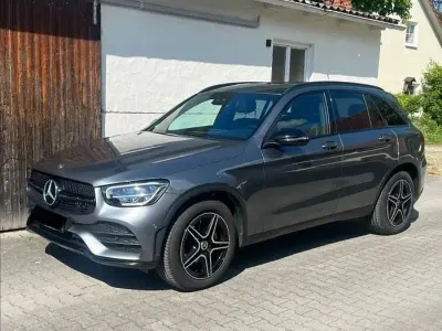 Używany Mercedes GLC220 AMG line 194 KM (142 kW) 2019 Szary SUV