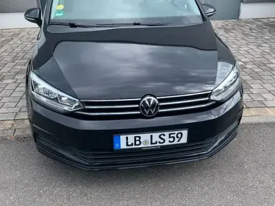 Gebraucht VW Touran IQ Drive 150 PS (110 kW) 2023 Deep black perleffekt Van / Kleinbus