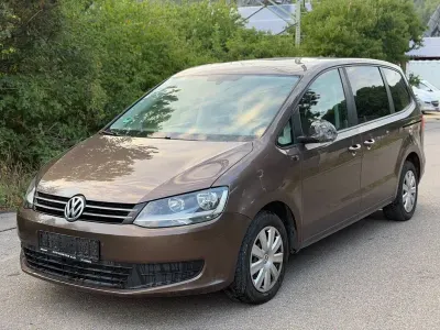 Gebraucht VW Sharan Trendline 140 PS (102 kW) 2011 Braun Van / Kleinbus