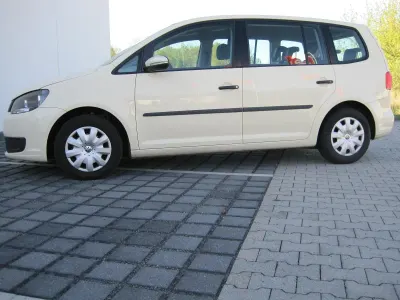 Gebraucht VW Touran 110 PS (80 kW) 2016 Gelb Van / Kleinbus
