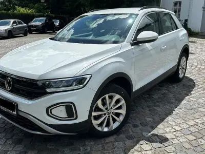 Gebraucht VW T-Roc Life 110 PS (80 kW) 2023 Weiß SUV
