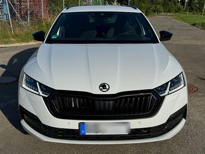 Weiß Gebraucht 2020 Skoda Octavia SportLine Kombi | 20.500 € (Fairer Preis)