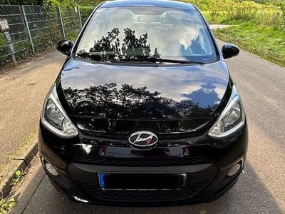 Gebraucht Hyundai i10 YES! Gold 87 PS (63 kW) 2015 Schwarz Kleinwagen
