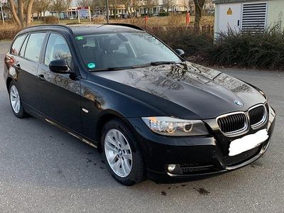 Gebraucht BMW 318 143 PS (105 kW) 2010 Schwarz Kombi