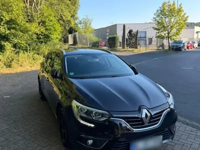 Gebraucht Renault Mégane GrandTour LIMITED 116 PS (85 kW) 2018 Schwarz Kombi