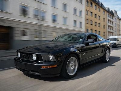 Gebraucht Ford Mustang GT 305 PS (224 kW) 2006 Schwarz Coupé