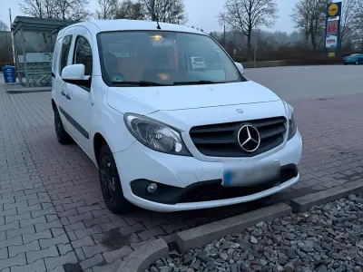 Używany Mercedes Citan 109 90 KM (66 kW) 2015 Biały Minivan