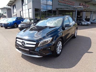 Gebraucht Mercedes GLA250 211 PS (155 kW) 2015 Schwarz SUV