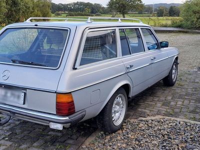 gebraucht Mercedes 230 TE mit Klima, 5-Gang, 7-Sitzer mit H-Kennz.