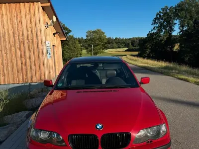 Gebraucht BMW 320 150 PS (110 kW) 2004 Rot Limousine