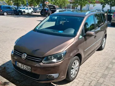 Gebraucht VW Touran Highline 150 PS (110 kW) 2011 Braun Van / Kleinbus