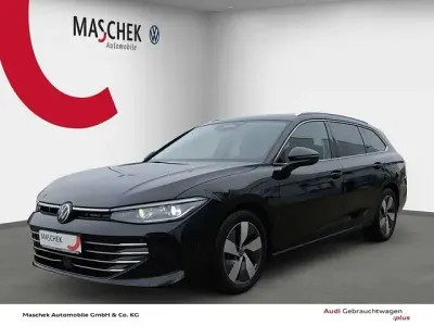 Gebraucht VW Passat Elegance 150 PS (110 kW) 2024 Grenadillschwarz Kombi