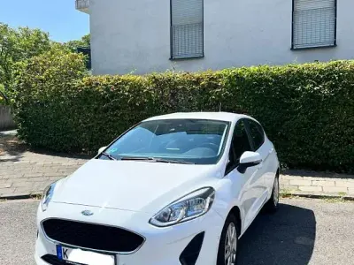 Gebraucht Ford Fiesta Cool & Connect 95 PS (69 kW) 2021 Weiß Kleinwagen