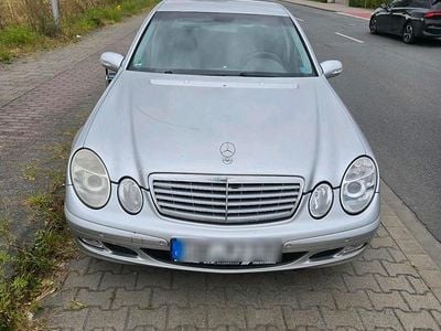 Mercedes E200