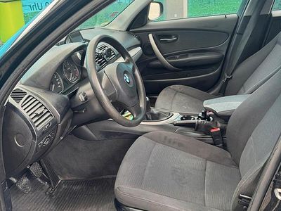 Gebraucht BMW 116 115 PS (84 kW) 2011 Schwarz Kleinwagen