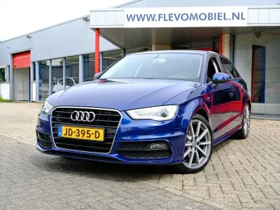 Gebraucht Audi A3 Ambition 150 PS (110 kW) 2014 Blau Limousine