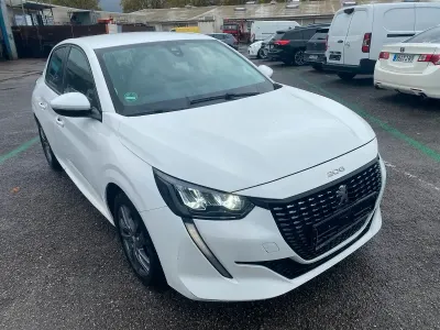 Gebraucht Peugeot 208 100 PS (73 kW) 2021 Weiß Kleinwagen