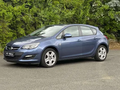 Gebraucht Opel Astra Energy 140 PS (102 kW) 2014 Azur blau (m2) Kleinwagen