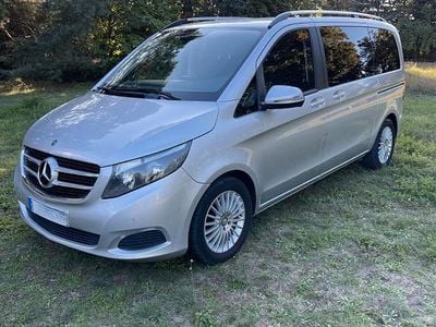 Mercedes V220