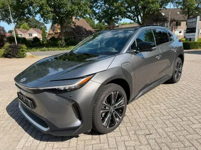 Gebraucht Toyota bZ4X Comfort 150 kW (204 PS) 2023 Silber SUV