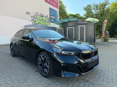 Gebraucht BMW 520 M Sport 197 PS (144 kW) 2024 Schwarz Limousine
