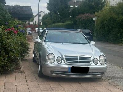Usata Mercedes CLK320 218 CV (160 kW) 2002 Argento Cabrio