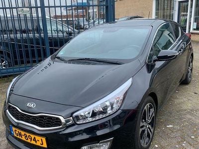 Gebraucht Kia ProCeed Spirit 135 PS (99 kW) 2015 Schwarz Kleinwagen