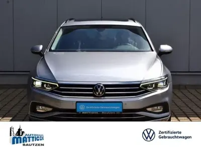Gebraucht VW Passat 150 PS (110 kW) 2023 Pyritsilber metallic Kombi