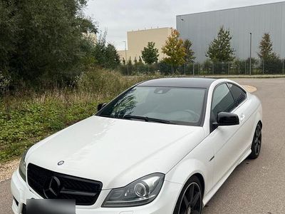 Gebraucht Mercedes C250 AMG 204 PS (150 kW) 2012 Weiß Coupé