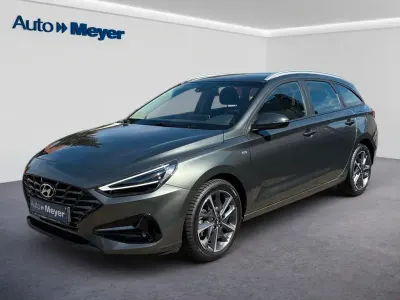 Gebraucht Hyundai i30 Trend 120 PS (88 kW) 2023 Grau Kombi