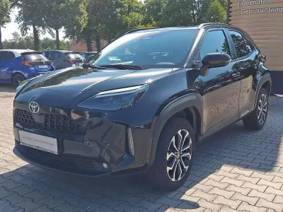 Gebraucht Toyota Yaris Cross Team 131 PS (96 kW) 2024 Black mica / ink SUV