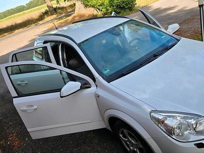 Gebraucht Opel Astra 105 PS (77 kW) 2009 Weiß Kombi